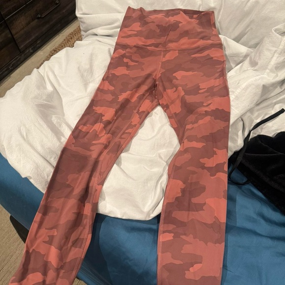 Size 4 Lululemon align 28’ length Nwot - Picture 2 of 3